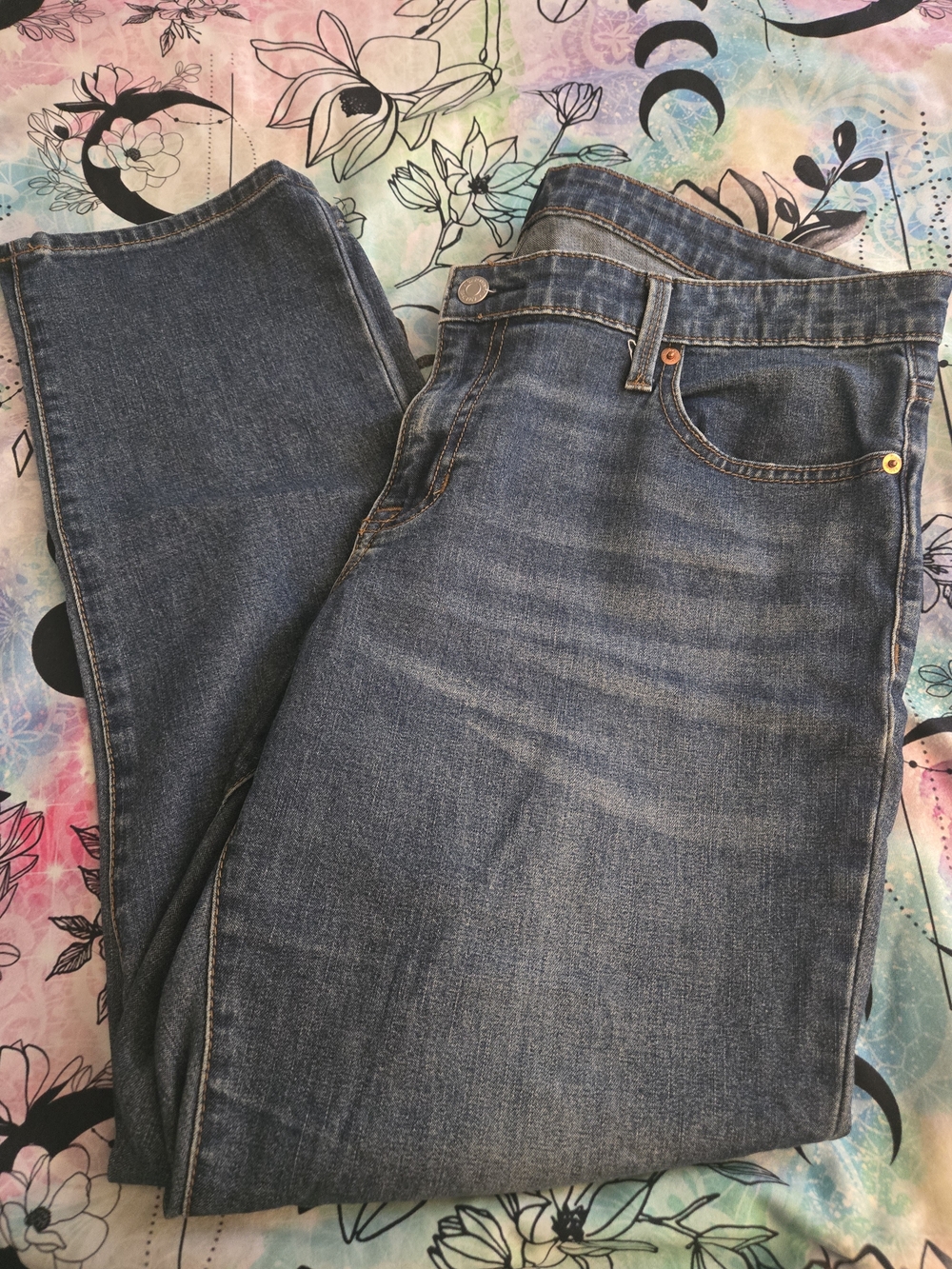 GAP Women's Mid-Blue Straight Leg Jeans